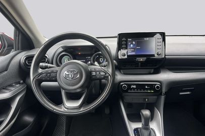 Car image 12