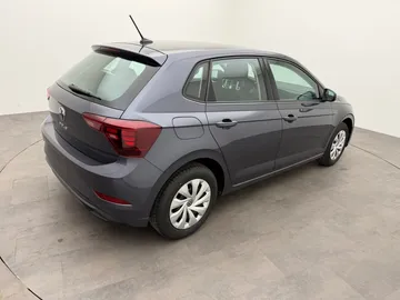 Car image 12