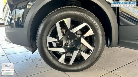 Car image 28