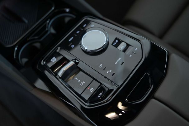 BMW 520d Touring 145 kW image number 23