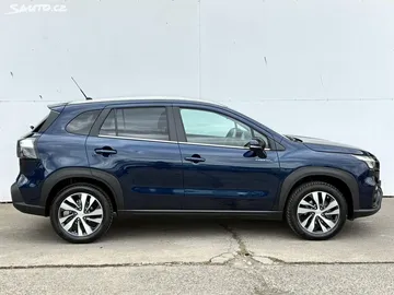 Car image 4