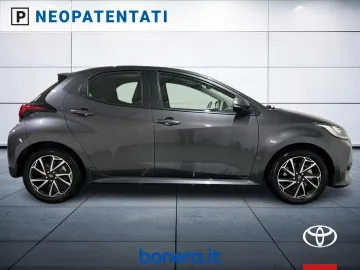 Car image 4