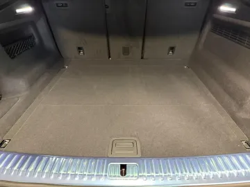 Car image 35
