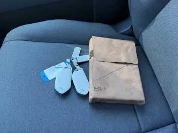 Car image 28