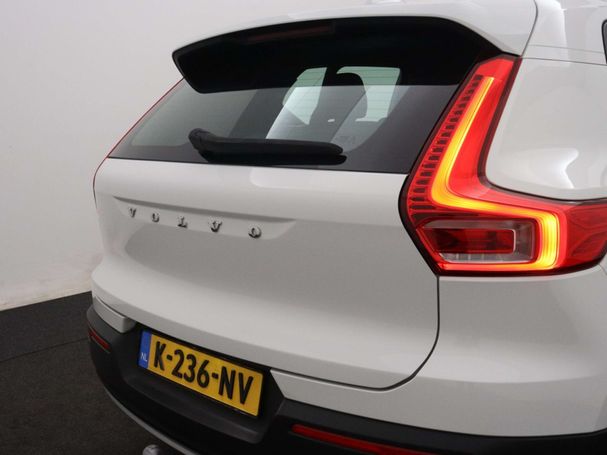 Volvo XC40 T3 Momentum Pro 120 kW image number 30