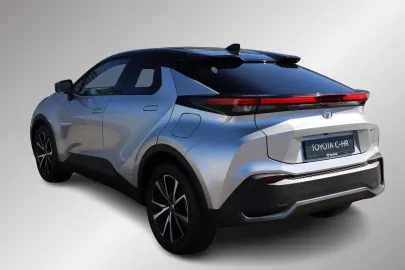 Car image 4
