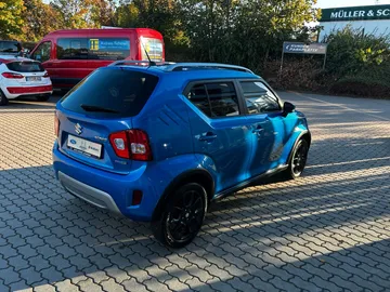 Car image 4