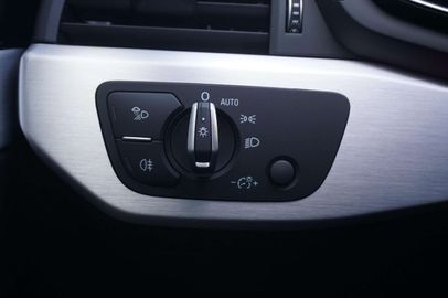 Car image 36