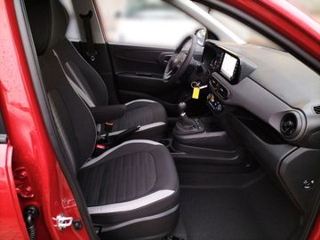 Car image 14