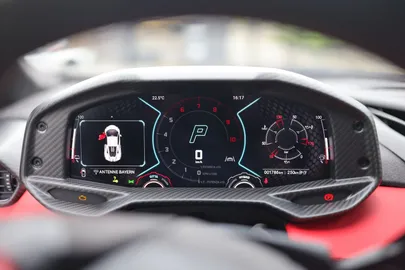 Car image 25