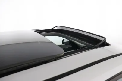 Car image 34