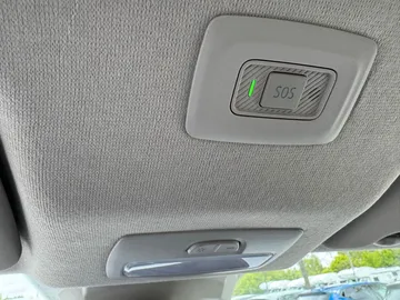 Car image 32