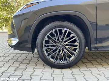 Car image 37