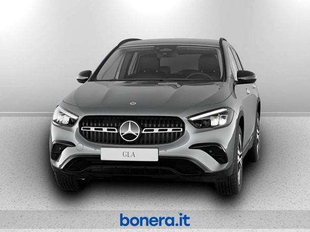 Mercedes-Benz GLA 200 d 4Matic 110 kW image number 2