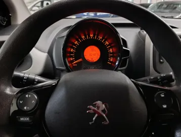 Car image 22