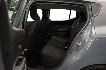 Car image 5