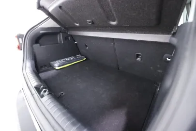 Car image 48