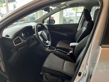 Car image 9