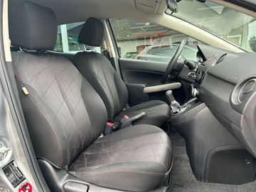 Car image 11