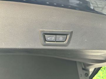 Car image 38