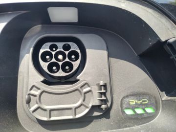 Car image 32
