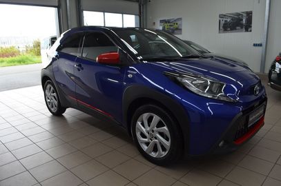 Car image 2
