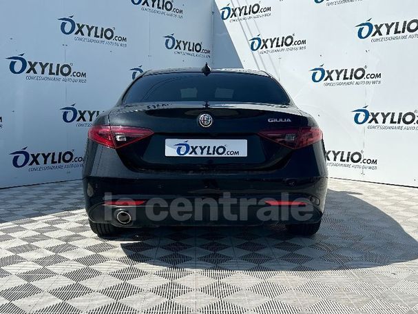 Alfa Romeo Giulia 2.2 AT8 118 kW image number 4