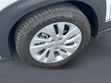 Car image 27