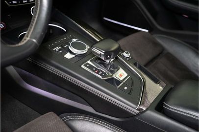 Car image 30