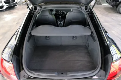 Car image 27