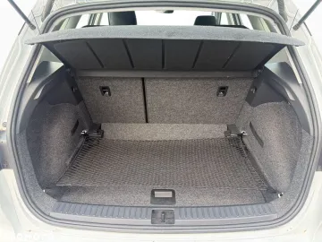 Car image 32