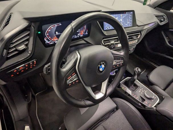 BMW 118i 100 kW image number 22