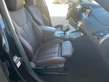 Car image 40