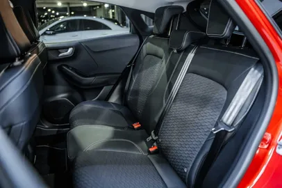 Car image 32