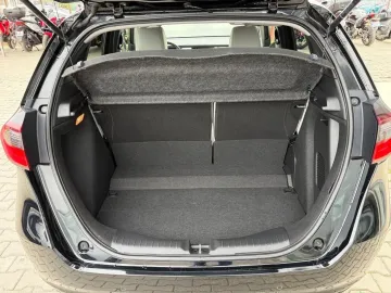 Car image 30