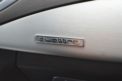 Car image 36