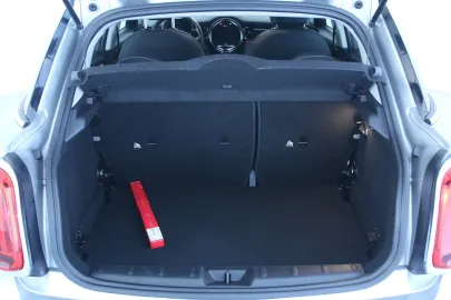 Car image 27