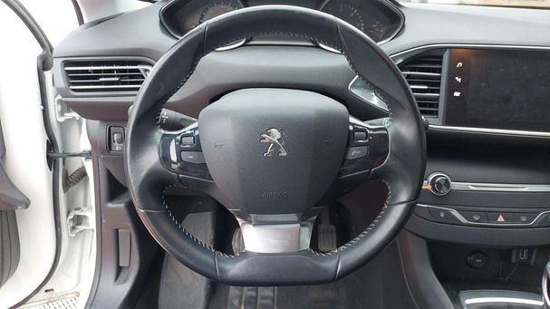 Peugeot 308 BlueHDi 100 73 kW image number 17