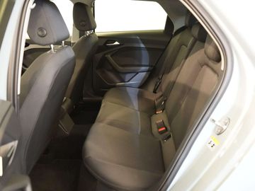 Car image 37