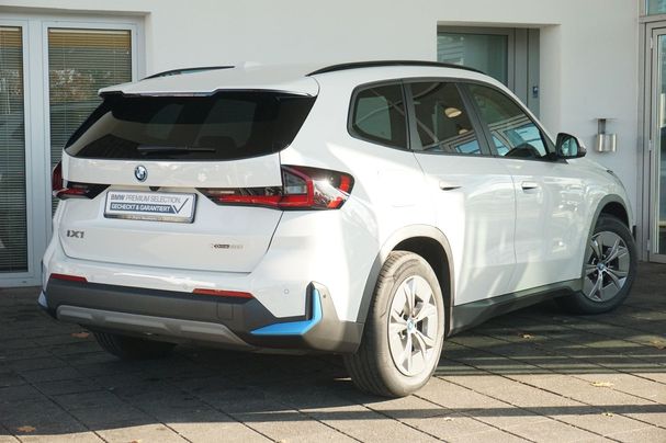 BMW iX1 xDrive30 230 kW image number 3