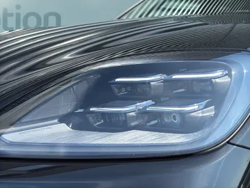 Car image 30