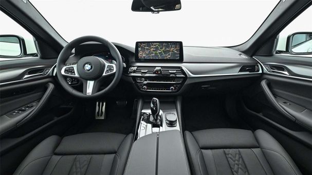 BMW 520d Touring xDrive 140 kW image number 14