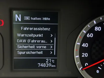 Car image 27