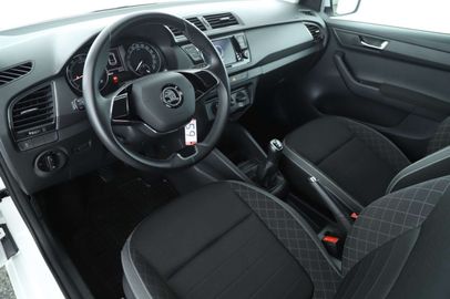 Car image 9