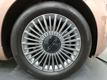 Car image 23