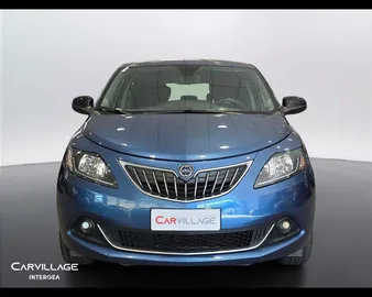 Car image 3