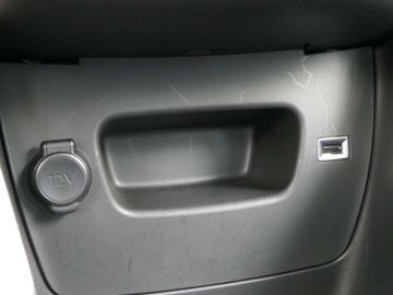 Car image 38