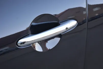 Car image 28