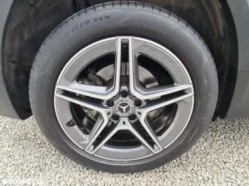 Car image 40