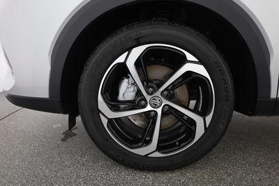 Car image 32